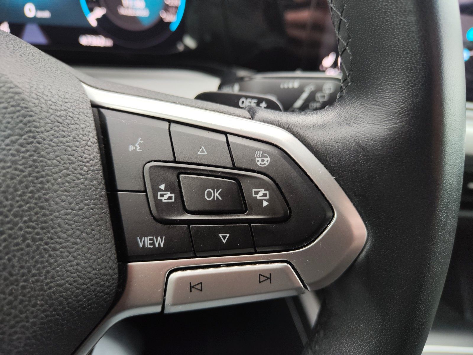 Volkswagen Golf VIII Variant Life eTSI DSG - Samsaru's Car Outlet