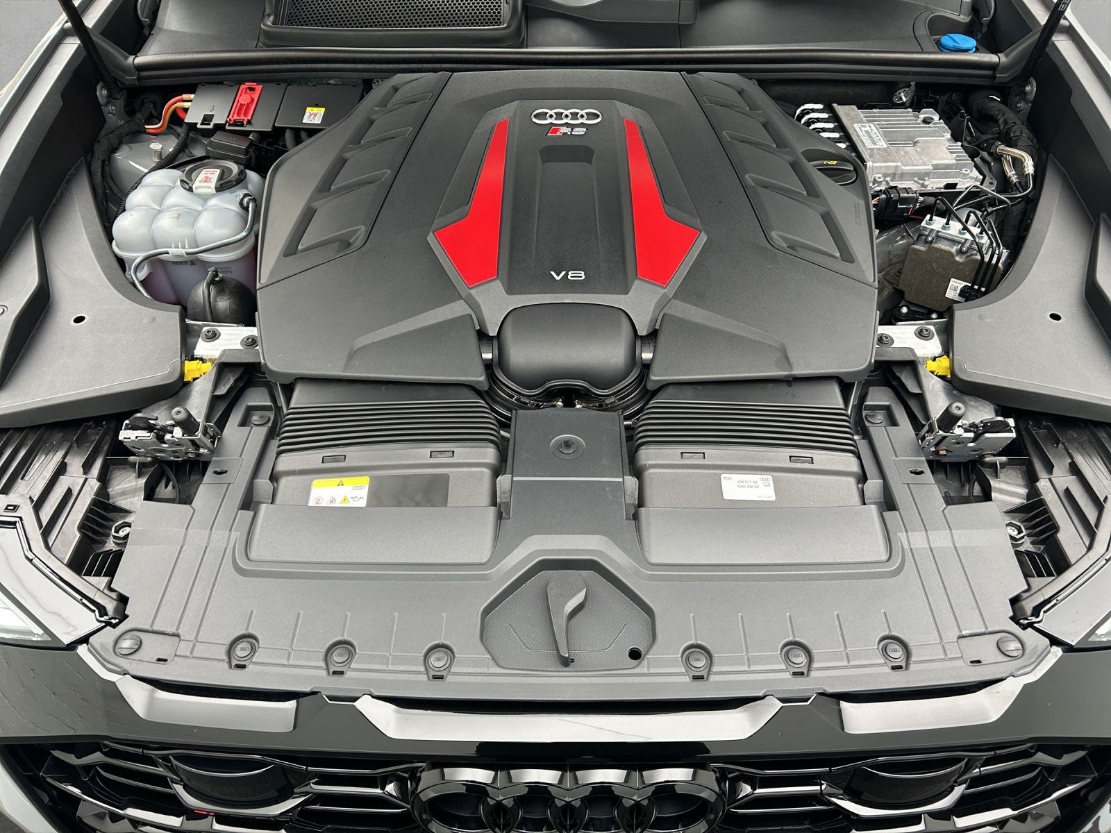 Audi RS Q8*Keramik*305 km/h*B&O*HUD*Pano*Standh*Matri