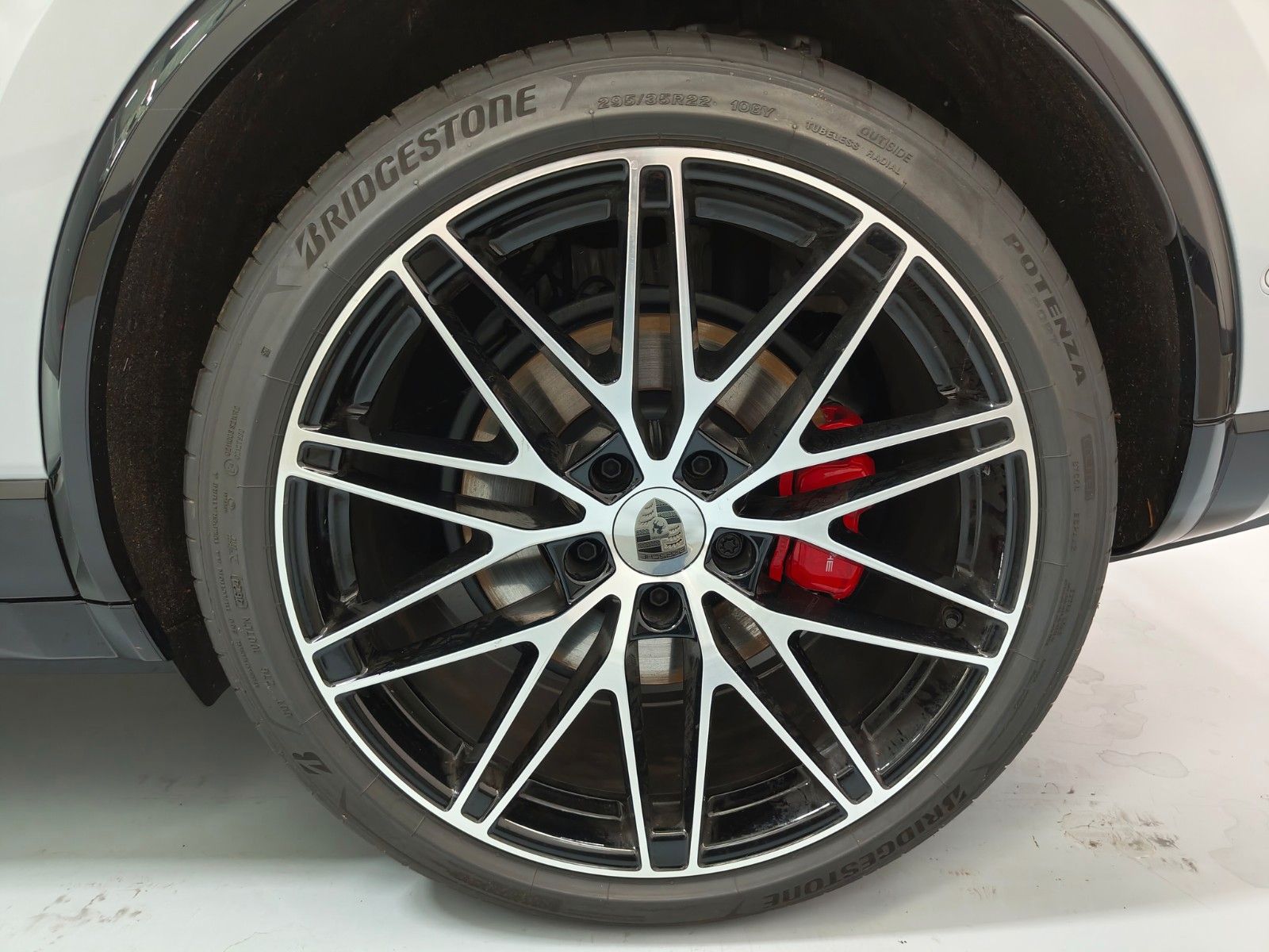 Porsche Macan Turbo Electric