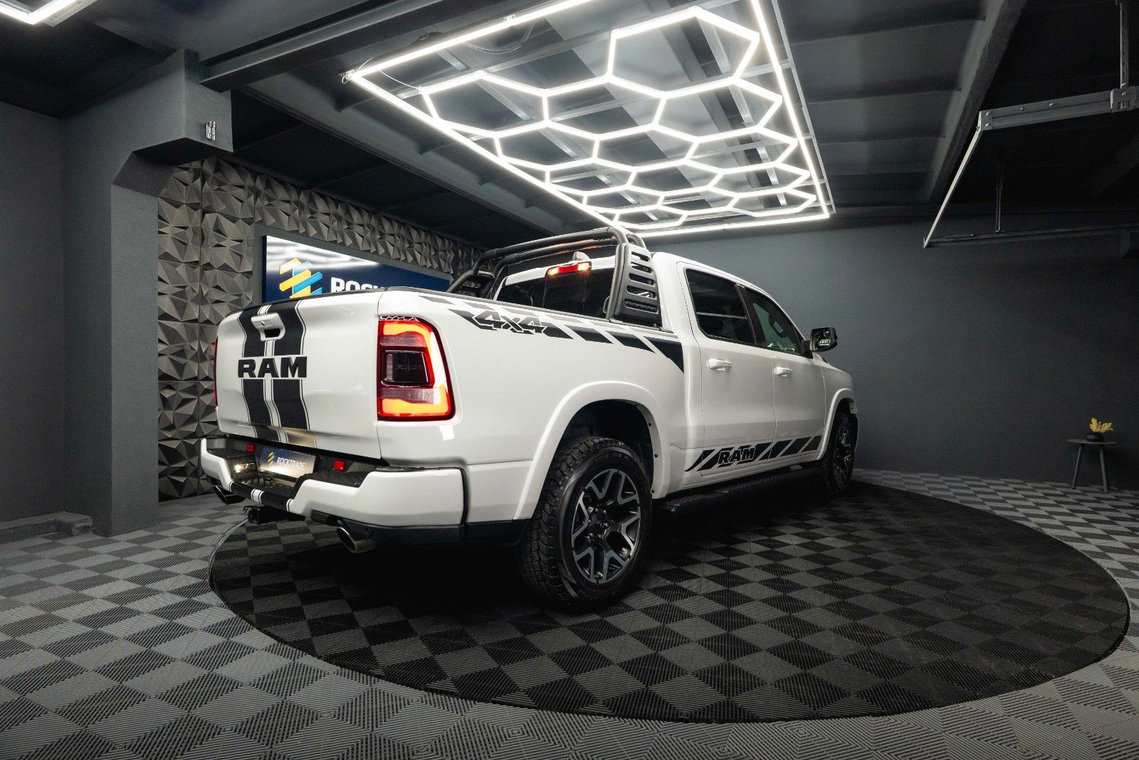 Dodge RAM 3.0 MY 25 TWIN TURBO LARAMIE Night Pano ACC