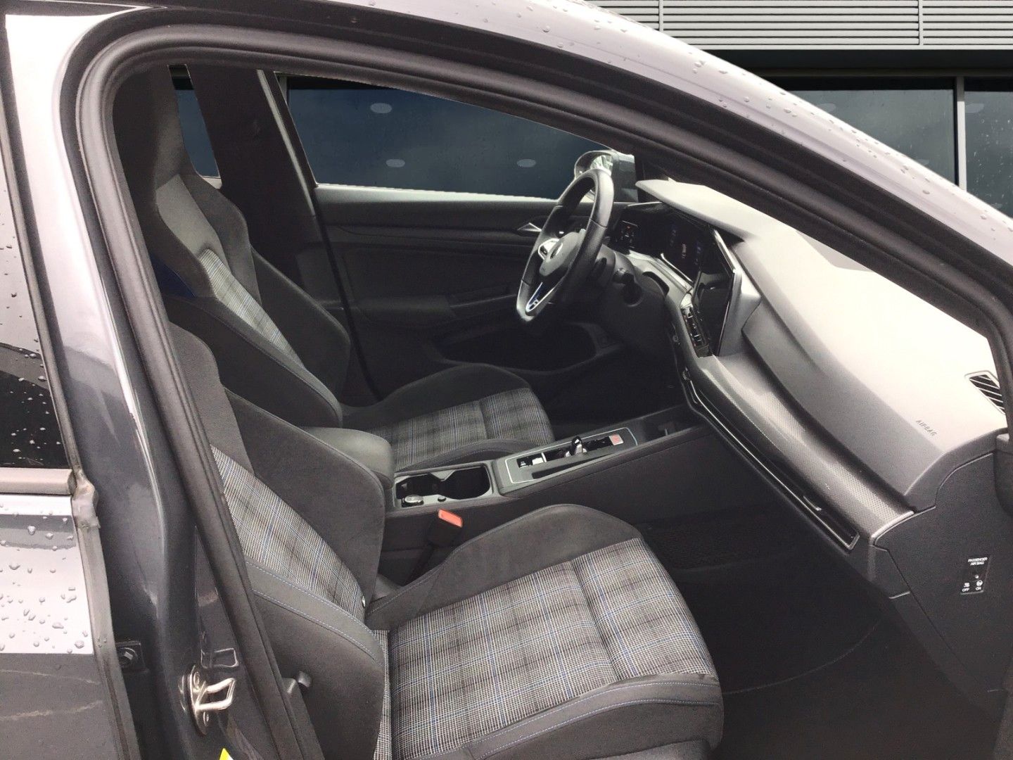 Volkswagen Golf VIII GTE - Samsaru's Car Outlet