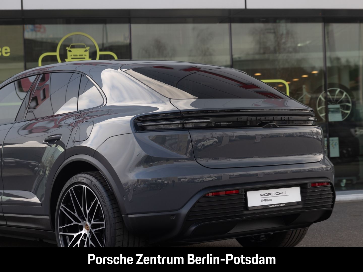 Porsche Macan 4S Burmester Panoramadach Luftfederung