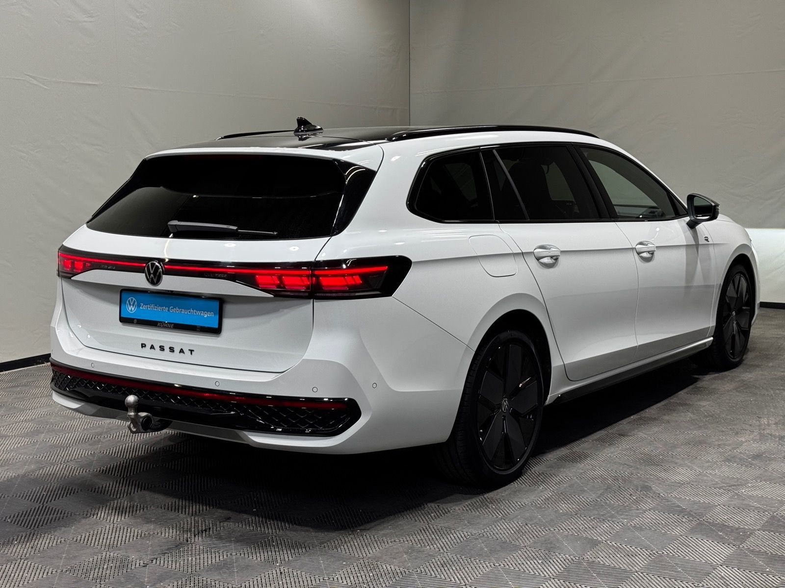 Volkswagen Passat Variant R-Line Signature 2.0 TDI DSG 4M