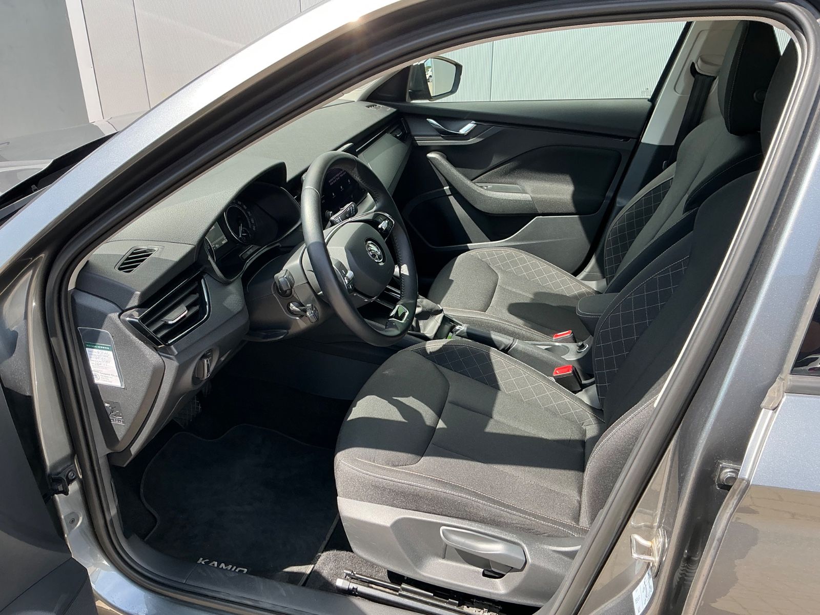 Skoda Kamiq Ambition DSG - Samsaru's Car Outlet