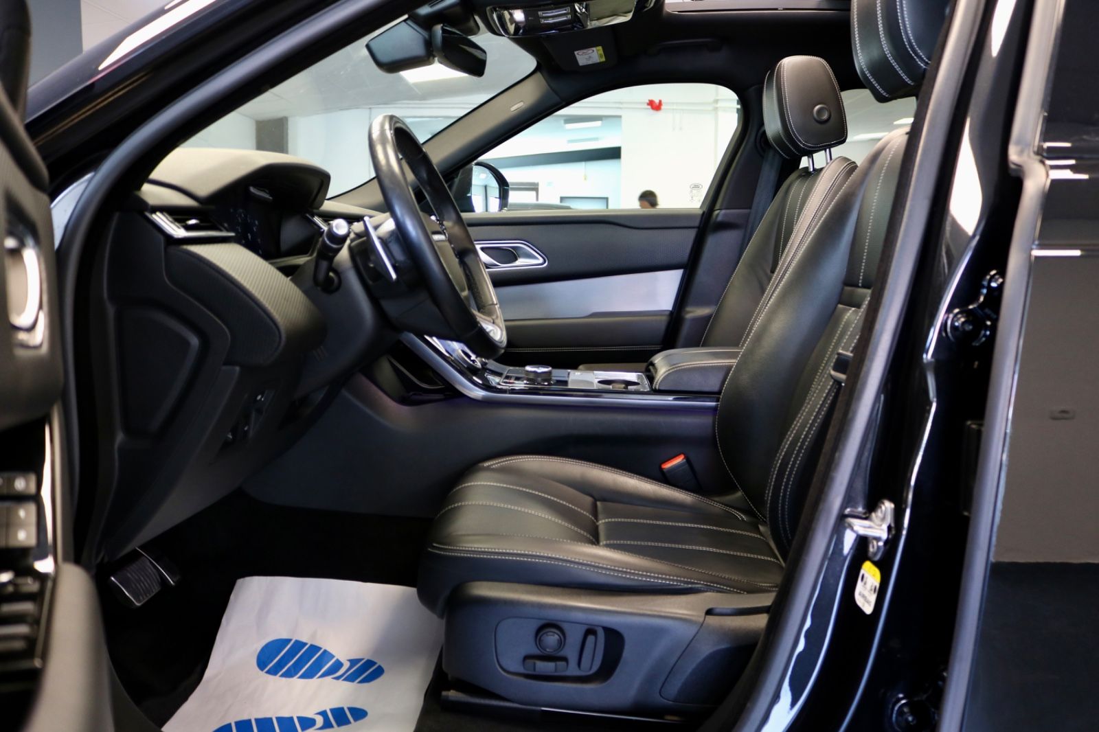 Range Rover Velar R-Dynamic - Samsaru's Car Outlet