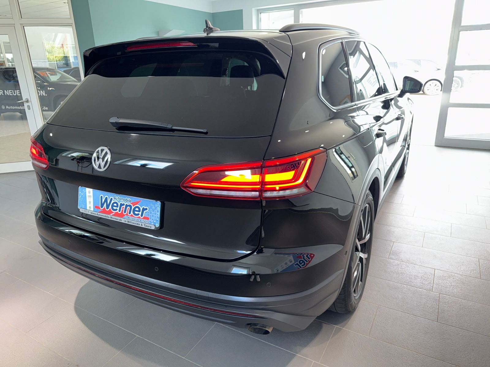 Volkswagen Touareg 3.0TDI V6 4MOTION - Samsaru's Car Outlet