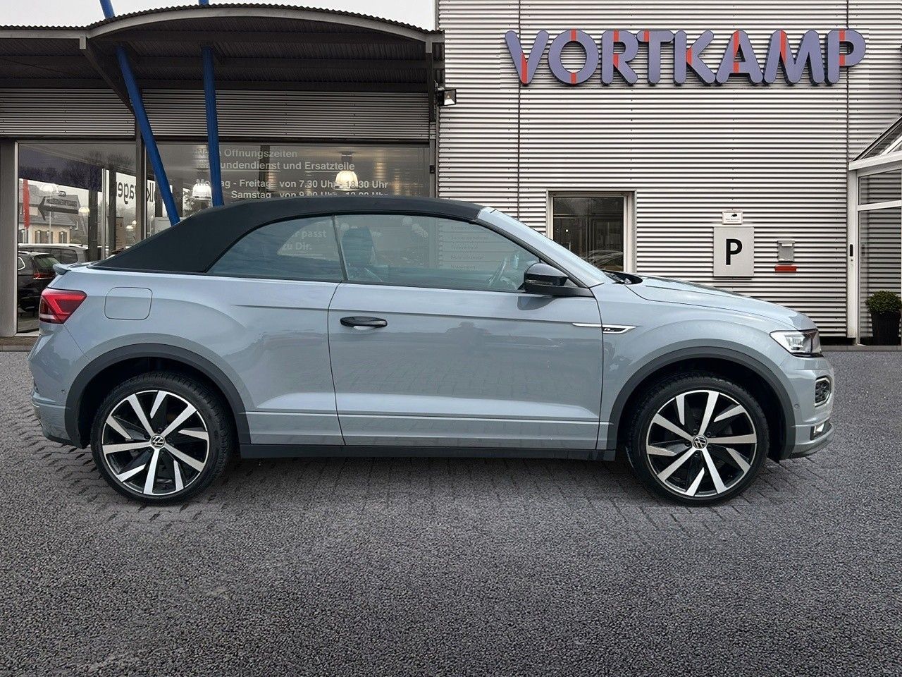 Volkswagen T-Roc R-Line Edition Plus - Samsaru's Car Outlet
