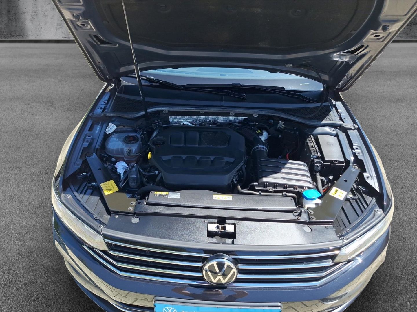 Volkswagen Passat 2.0 TSI BMT Business - Samsaru's Car Outlet