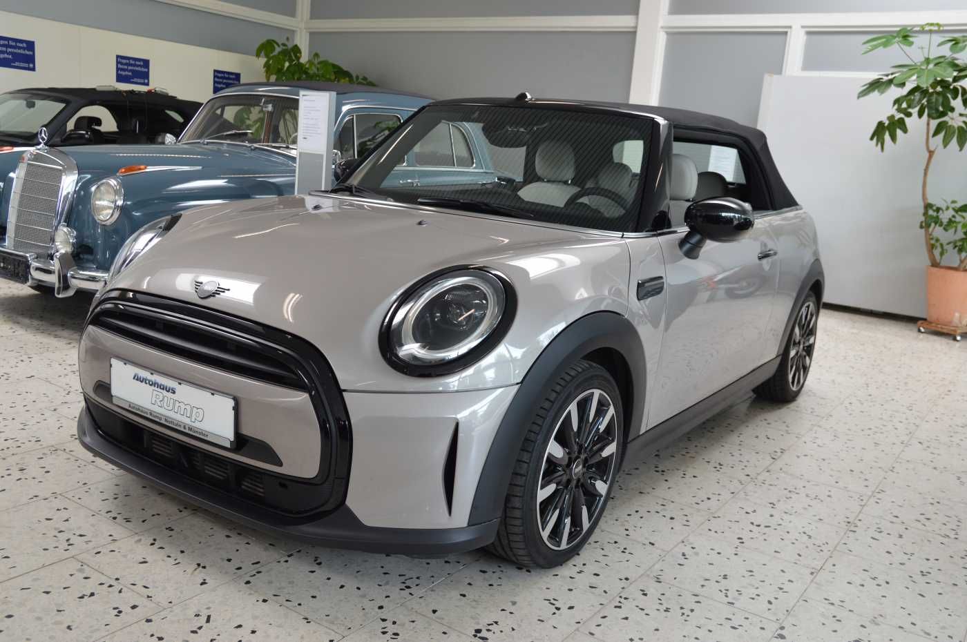 MINI CABRIO Cooper Classic - Samsaru's Car Outlet