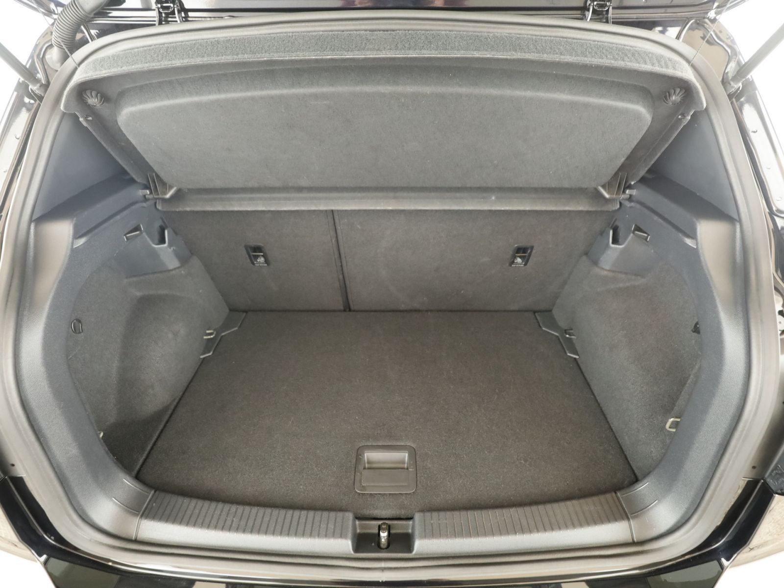 Volkswagen T-Cross 1.0 TSI Life - Samsaru's Car Outlet
