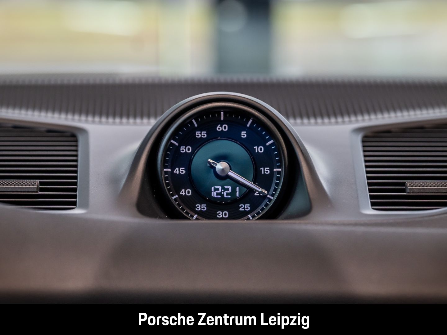 Porsche Cayenne Coupe FnW Racinggrün Luft 22Zoll SportDe