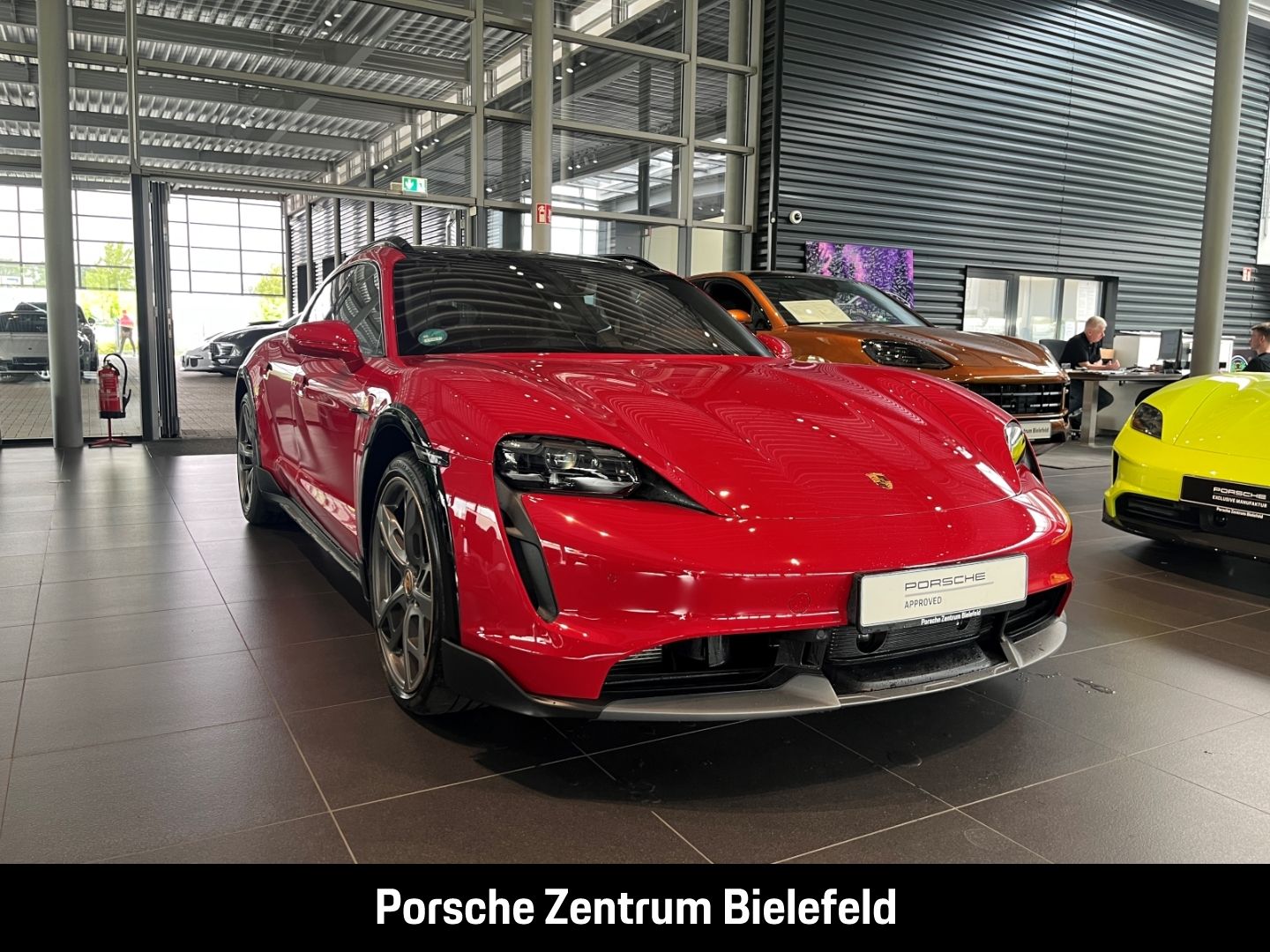Porsche Taycan Turbo S Cross Turismo Karminrot BOSE LED