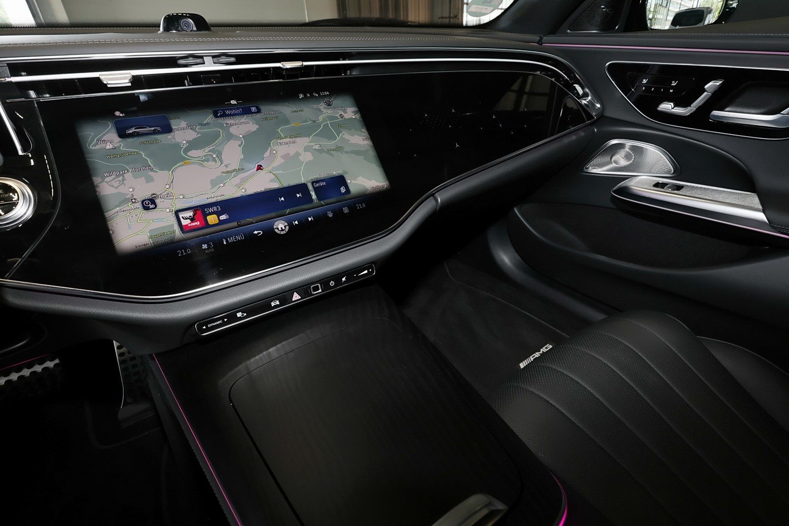 Mercedes-Benz E 220 d 4M AMG MBUX+360°+DIG-LED+AHK+Pano+Distro