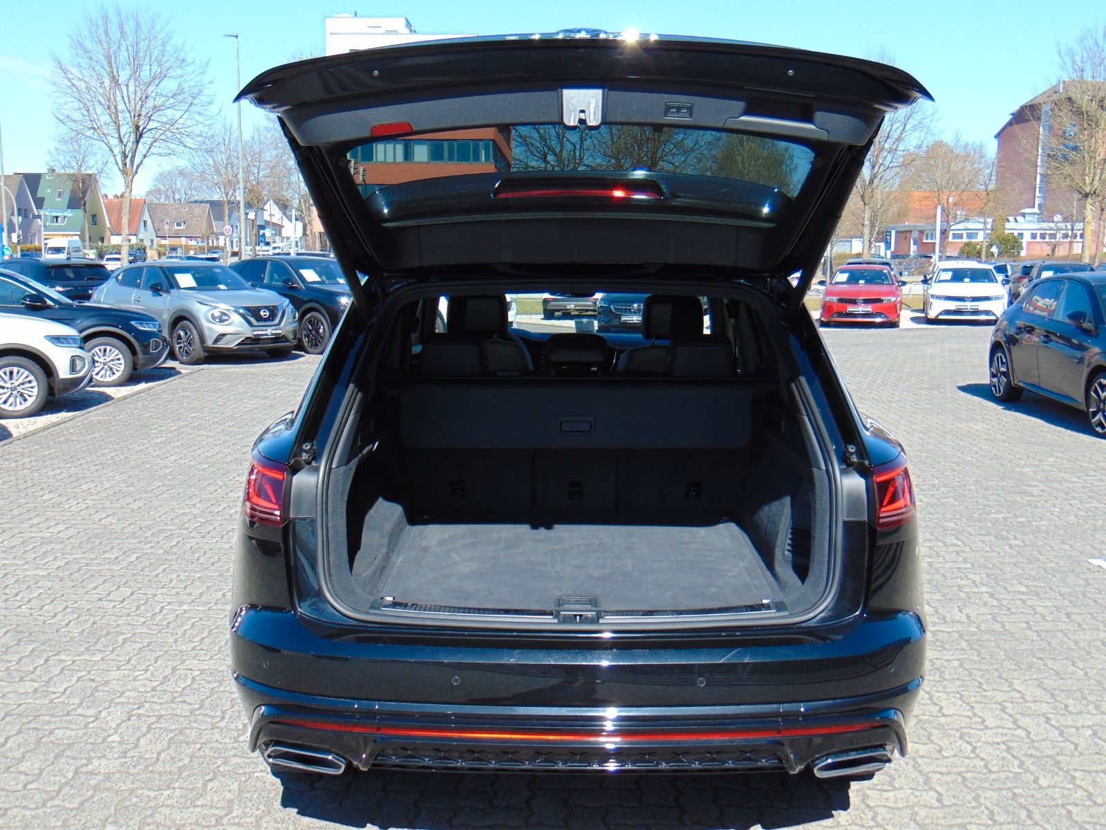 Volkswagen Touareg 3.0 TDI 4Motion R-Line - IQ Light - Pano