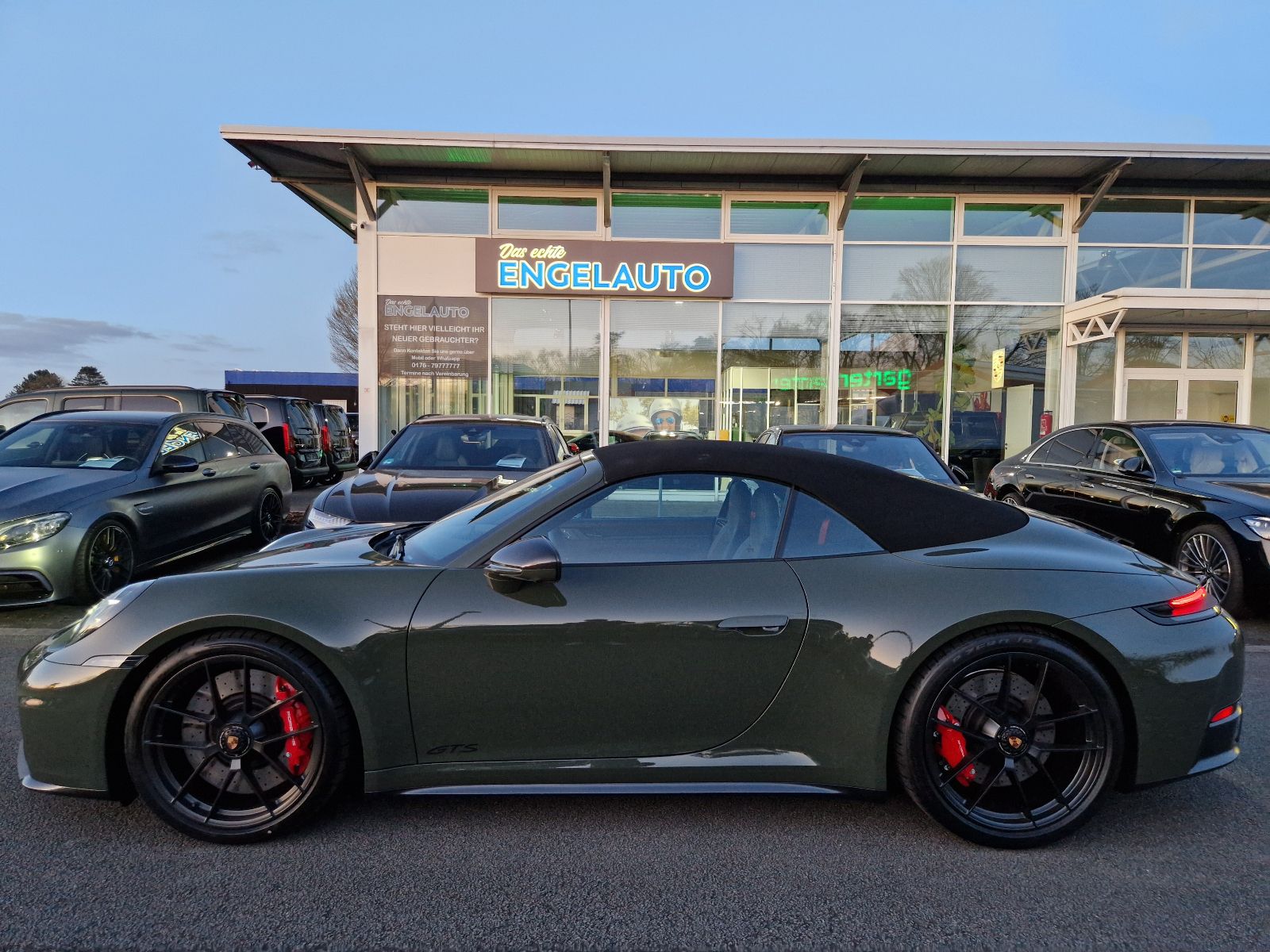 Porsche 992.2 911 Carrera 4 GTS T-Hybrid Cabriolet