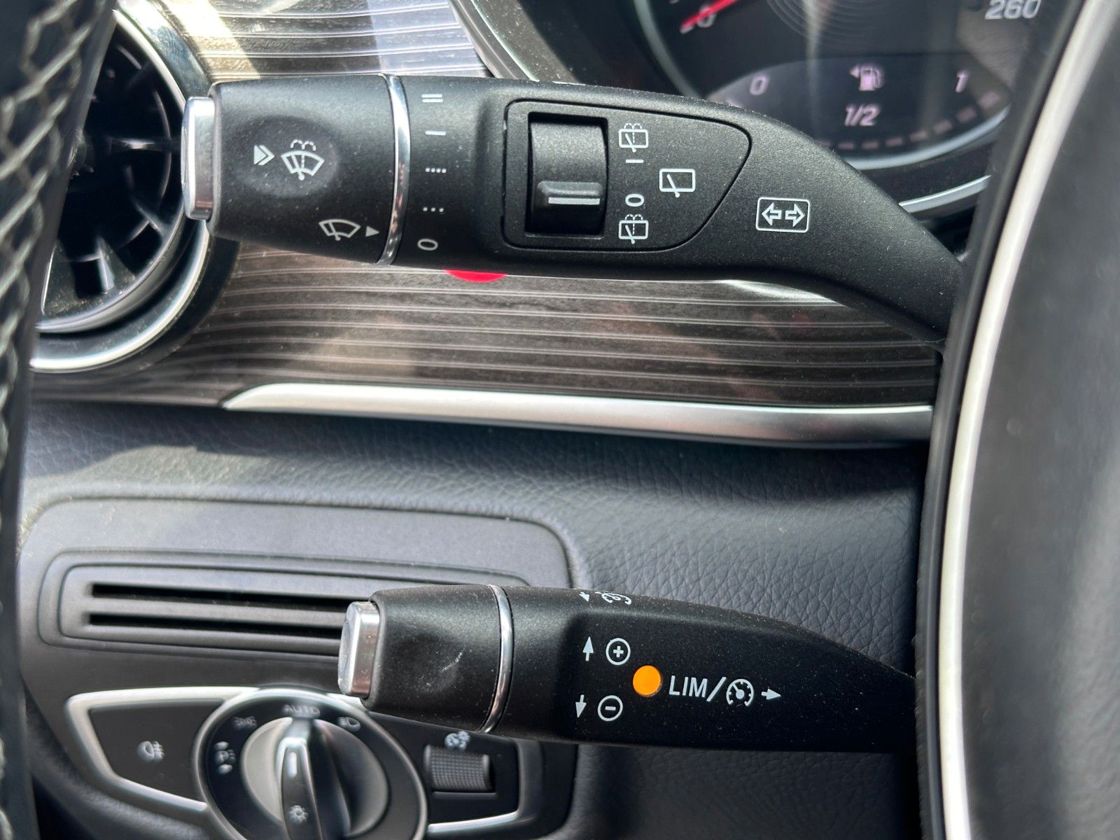 Mercedes-Benz V 250 - Samsaru's Car Outlet