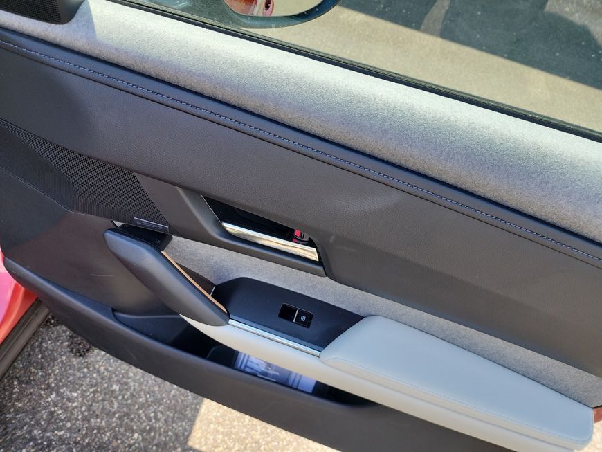 Mazda MX-30 e-SKYACTIV R-EV MAKOTO