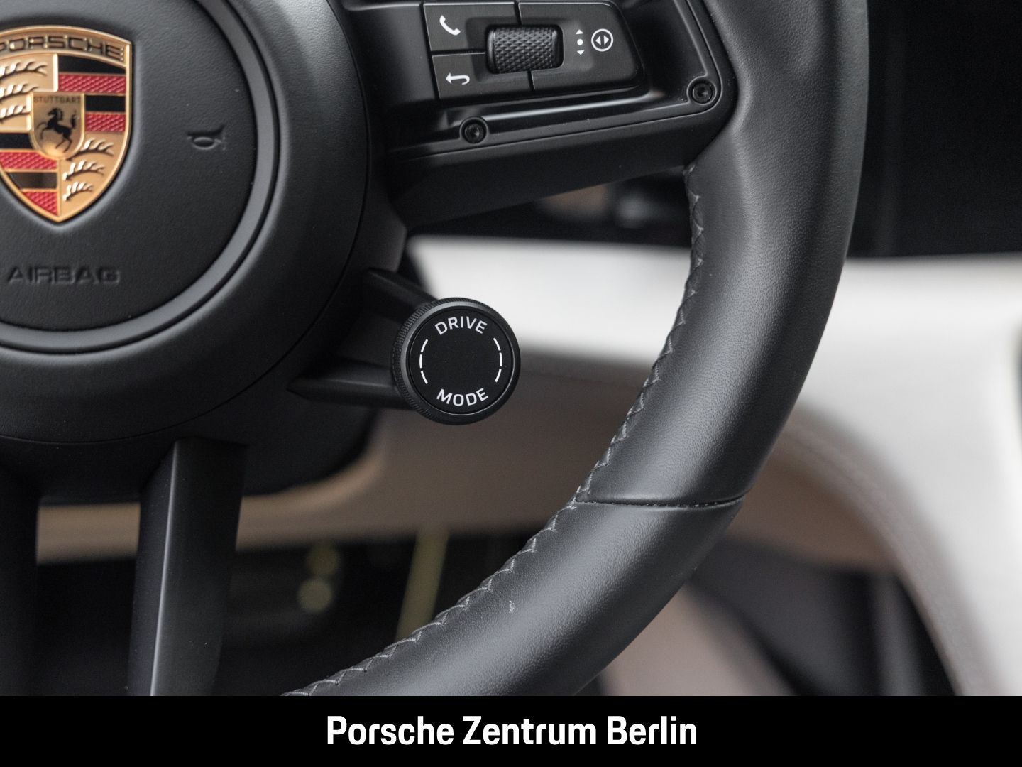 Porsche Taycan 4 Cross Turismo HD-Matrix Offroad Paket