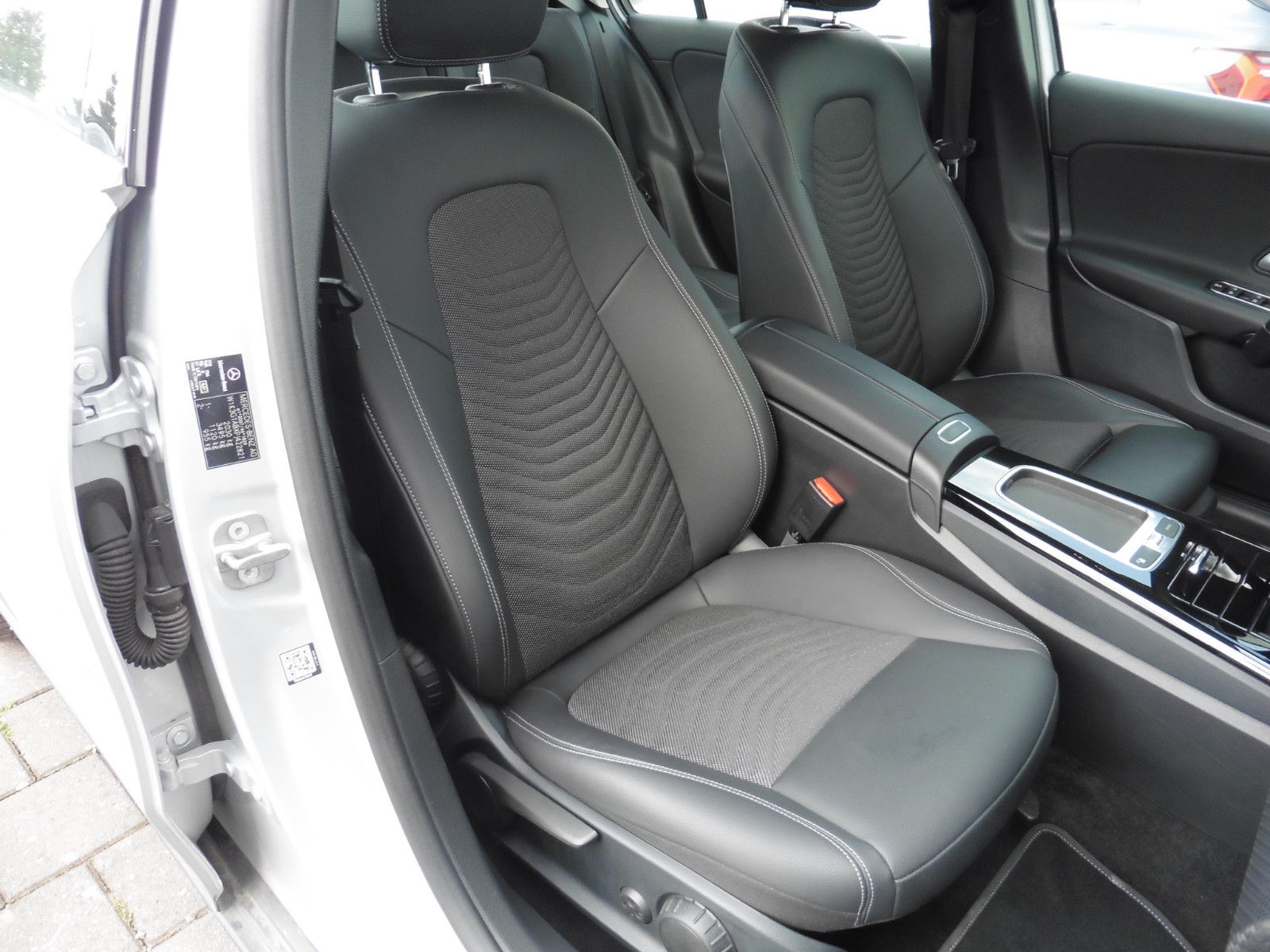 Mercedes-Benz A 180 d Lim DCT - Samsaru's Car Outlet