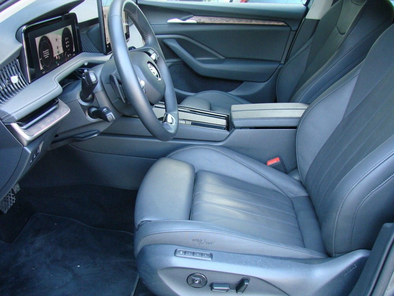 Skoda Superb 2.0TDi L&K 4x4 ACC LED AHK H&K 360º