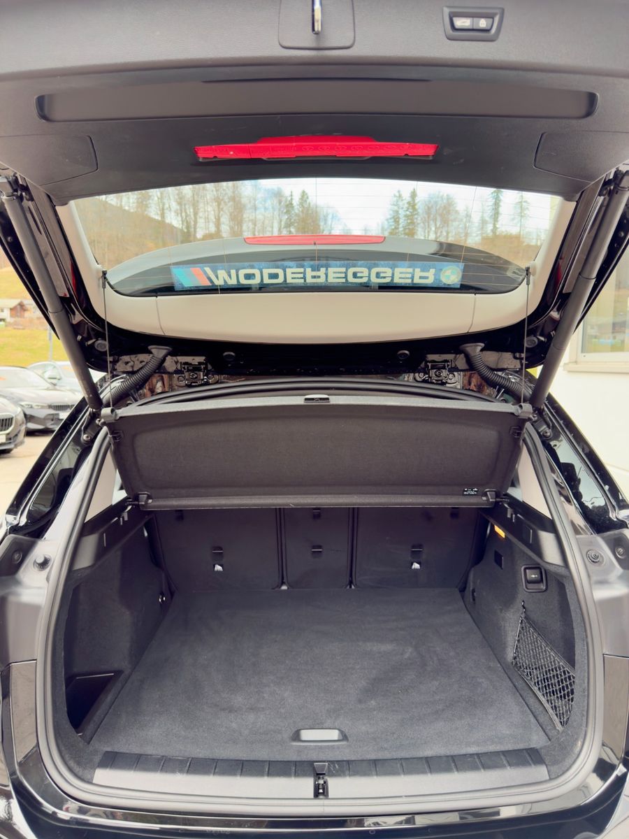 BMW X1 xDrive25e Business - Samsaru's Car Outlet