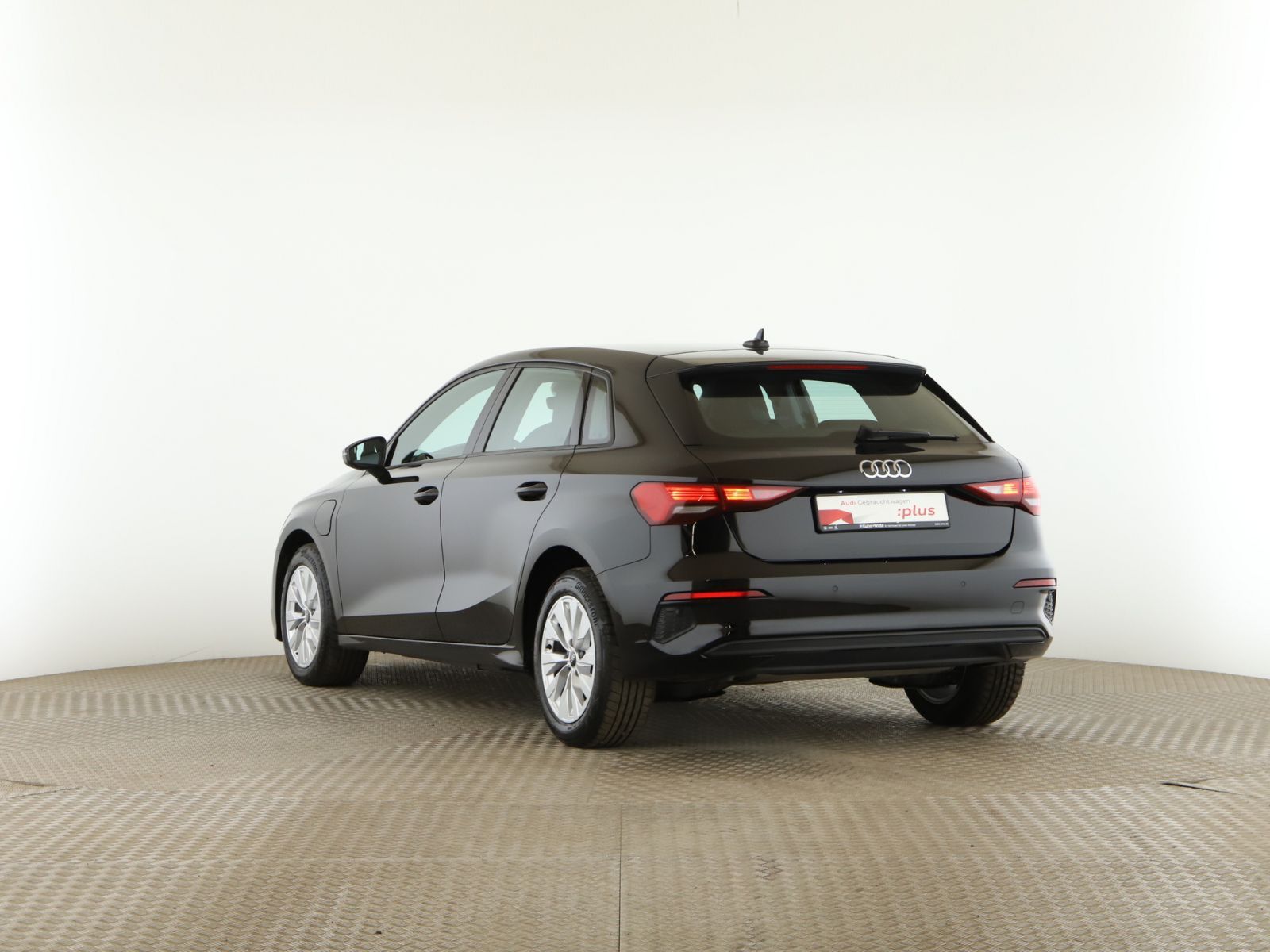 Audi A3 Sportback 40 TFSIe *HYBRID*AHK*LED*PDC*MMI-Pl