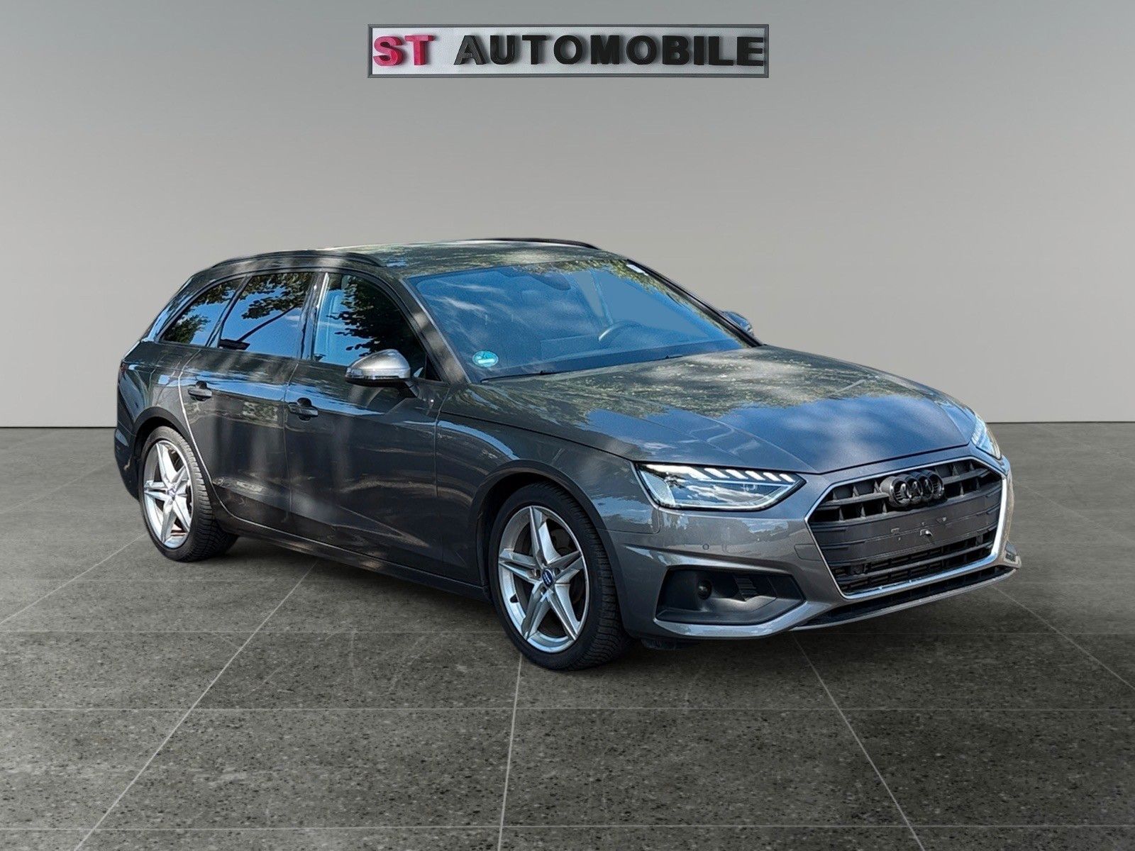 Audi A4 Avant 40 TFSI - Samsaru's Car Outlet