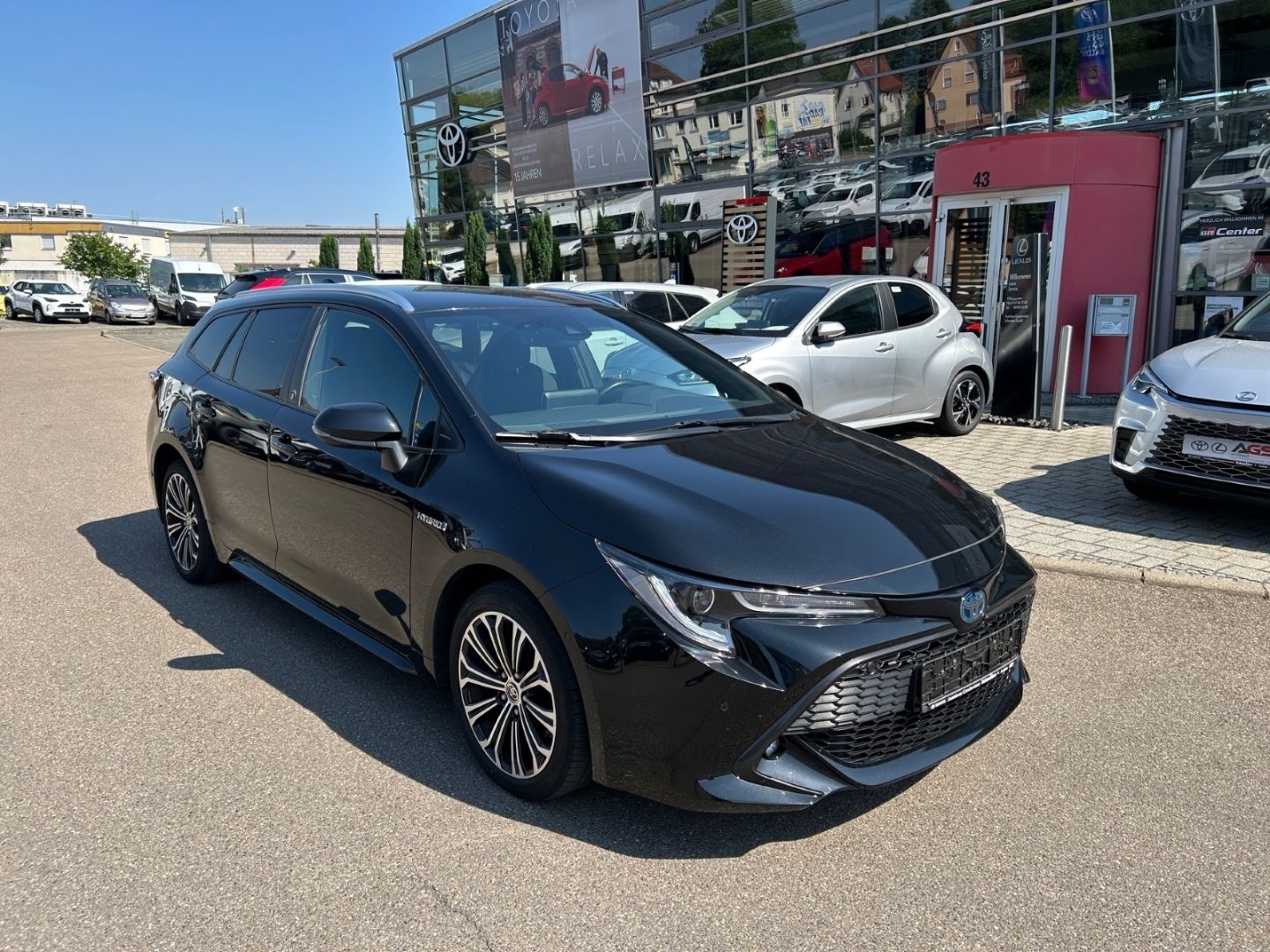 Toyota Corolla Touring Sports 2.0l Hybrid - Samsaru's Car Outlet
