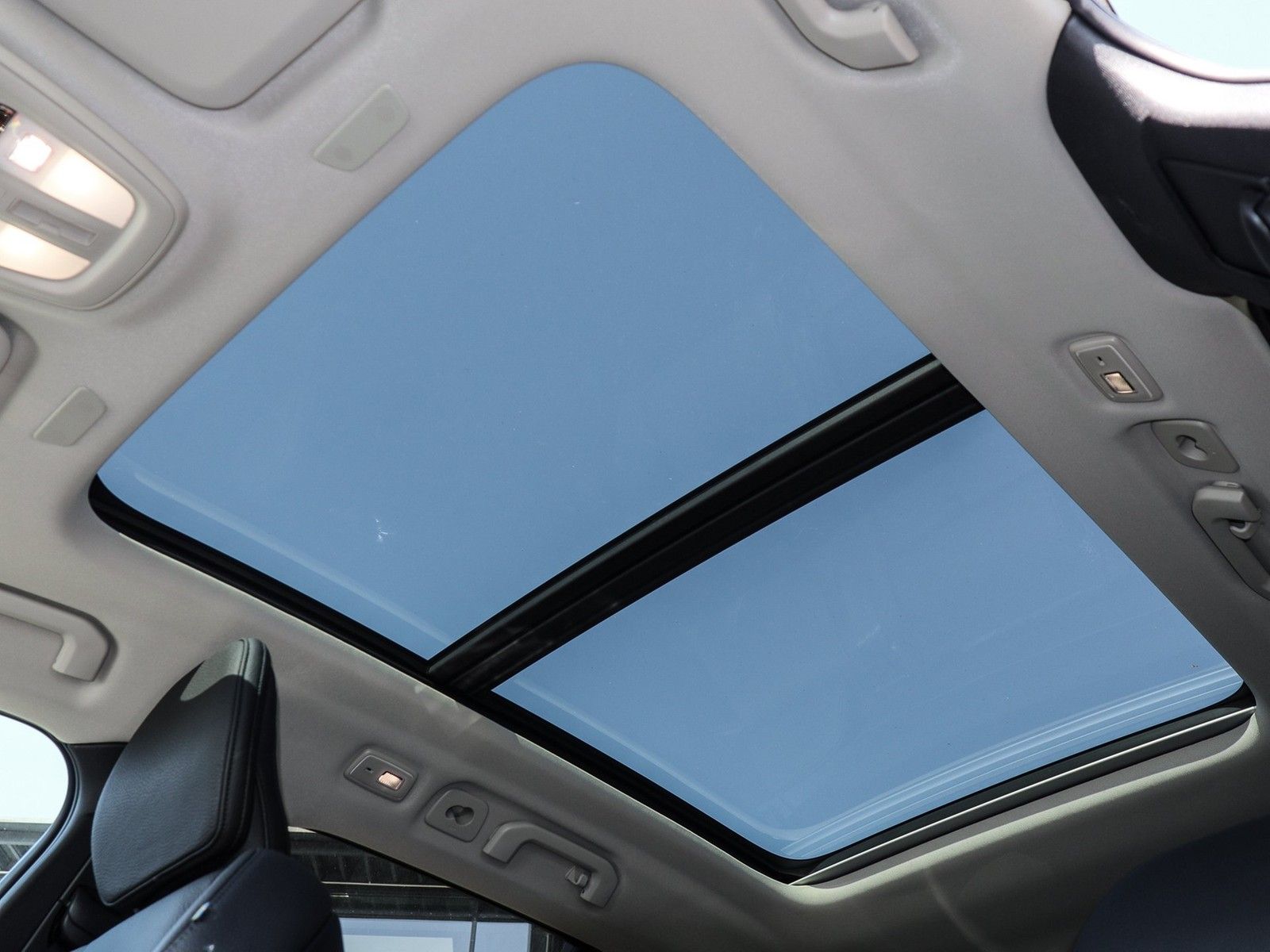 Volvo V60 T6 Recharge AWD Ultra Dark NP:76.940,-//AHK/