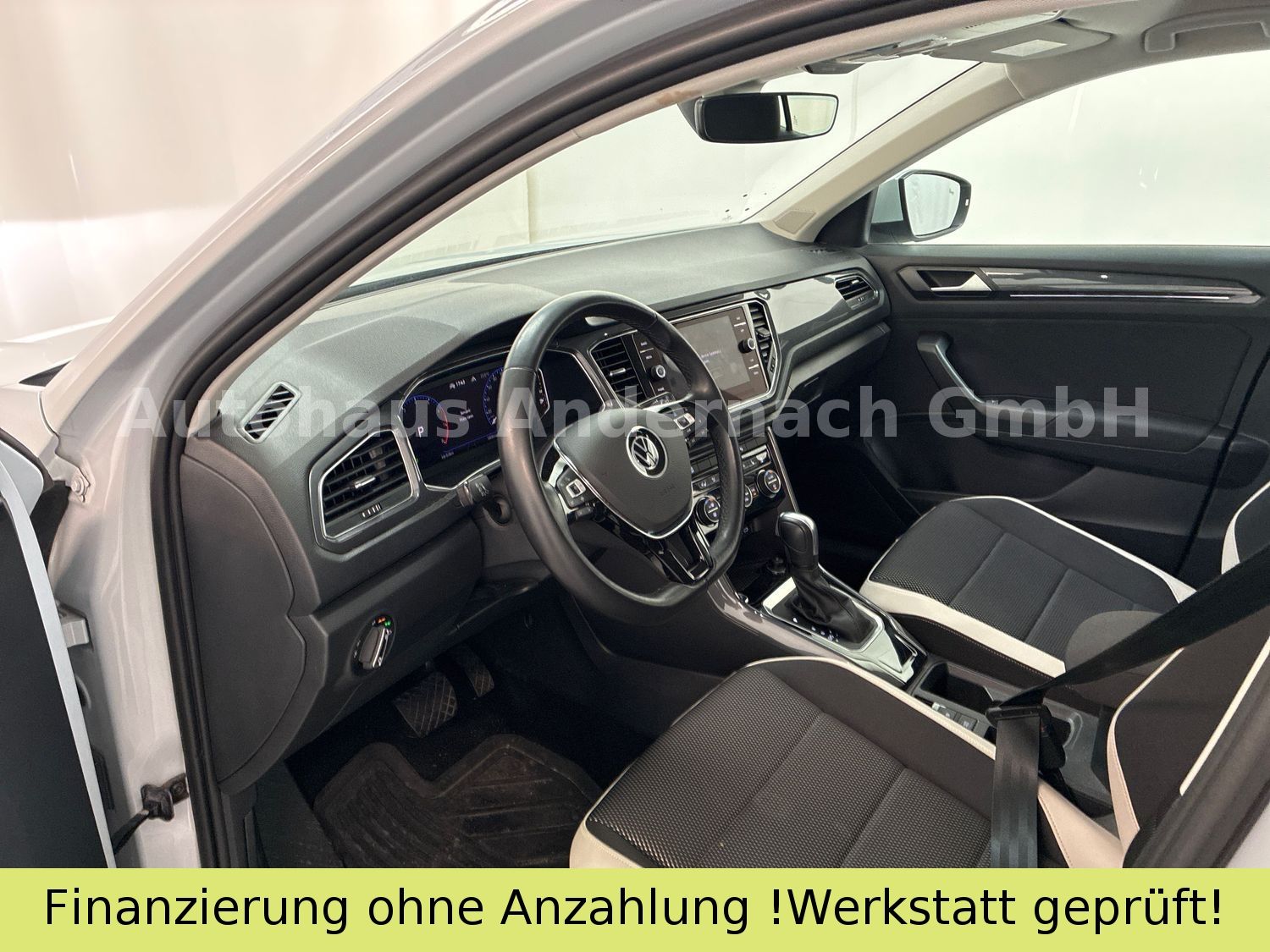 Volkswagen T-Roc Sport - Samsaru's Car Outlet