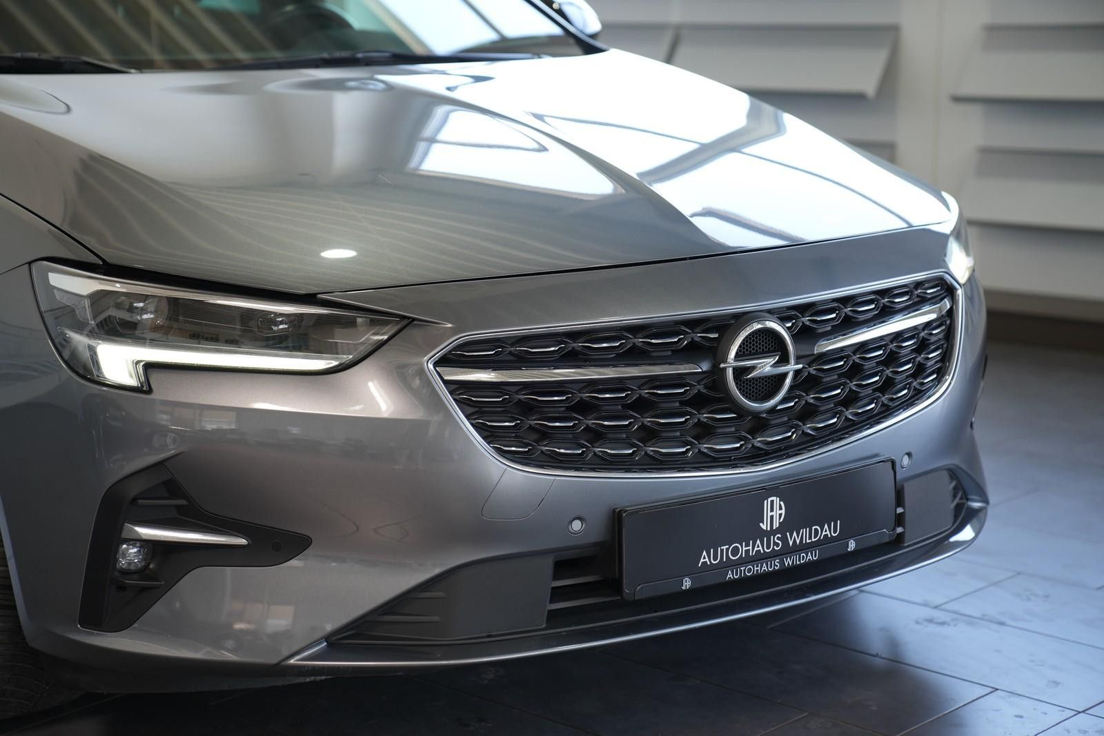 Opel Insignia B Sports Tourer Elegance - Samsaru's Car Outlet