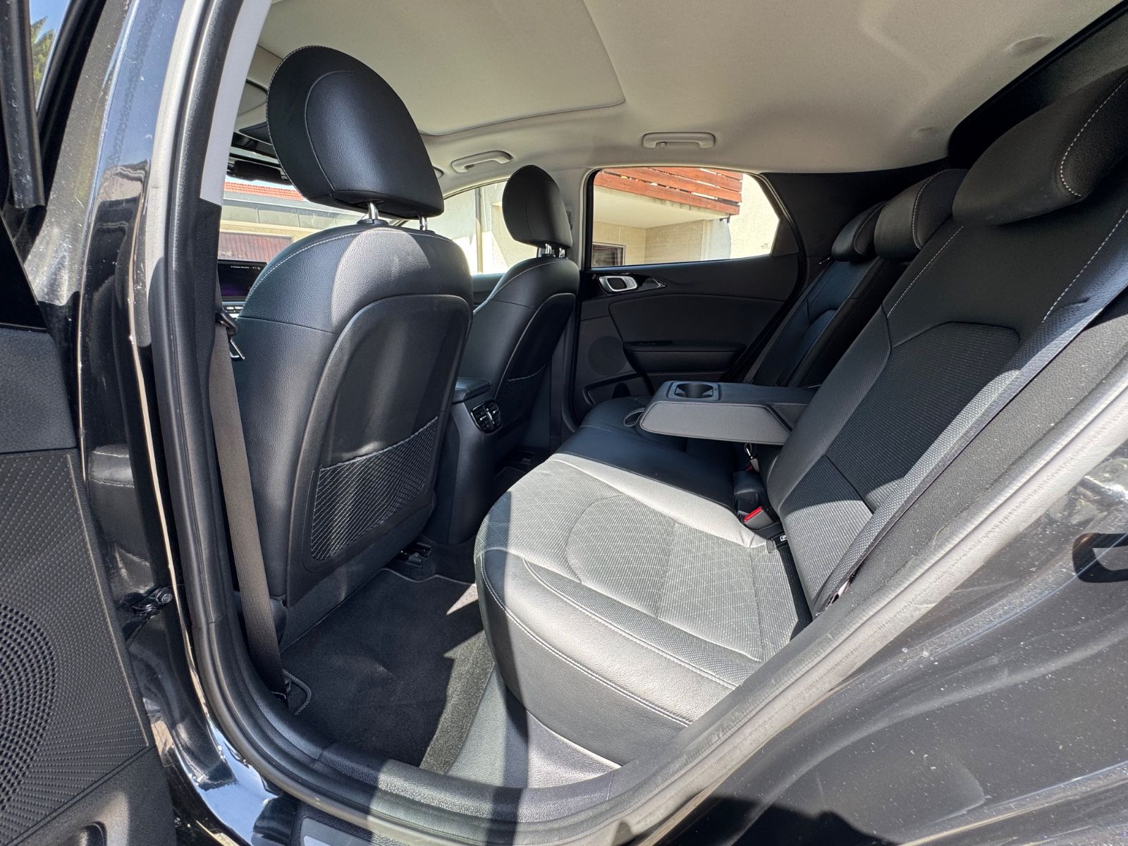 Kia XCeed 1.6T Platinum Edition - Samsaru's Car Outlet