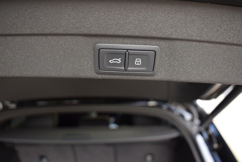 Audi A5 Avant TDI quattro *S-line*Matrix*AHK*HuD*360*