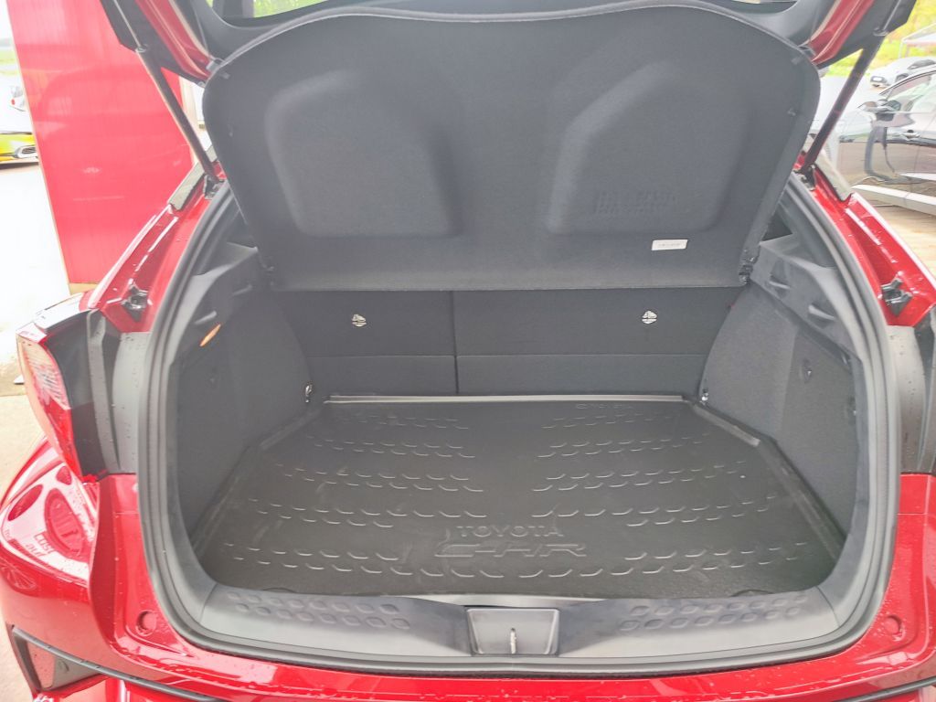 Toyota C-HR 2.0 Hybrid - Samsaru's Car Outlet