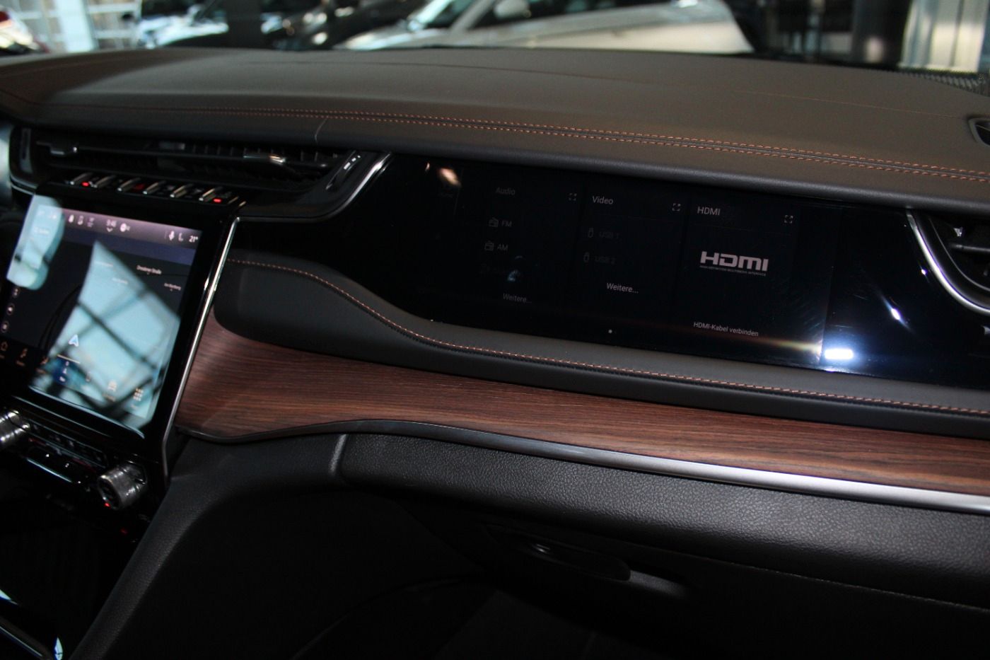 Jeep Grand Cherokee 5.7 L V8 Hemi 360° Kamera