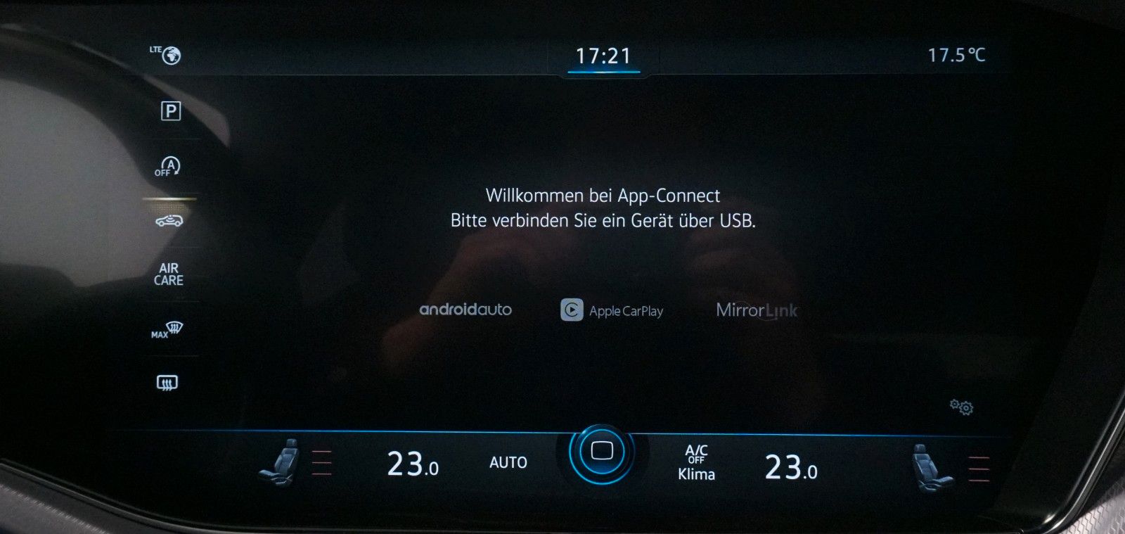 Volkswagen Touareg 3.0 TSI R-Line 4Motion - Samsaru's Car Outlet