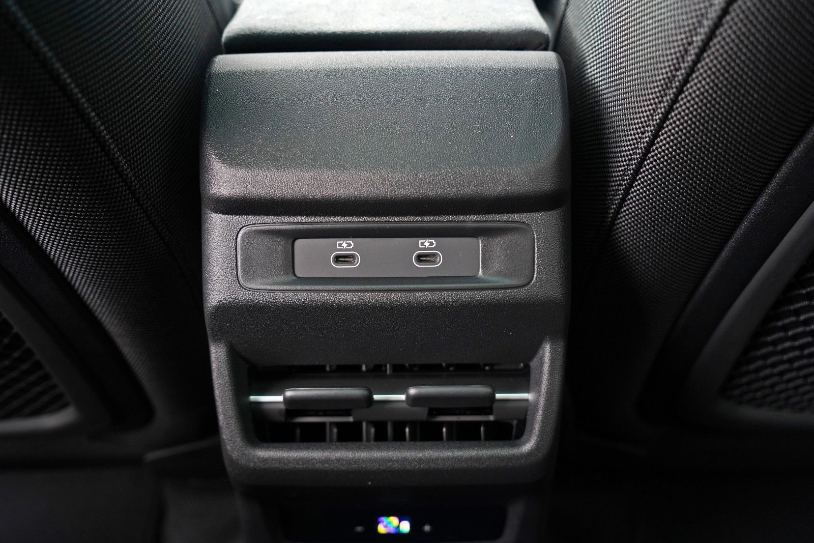 Audi Q3 SUV e-hybrid AHK S-LINE PANO TECH PRO MATRIX