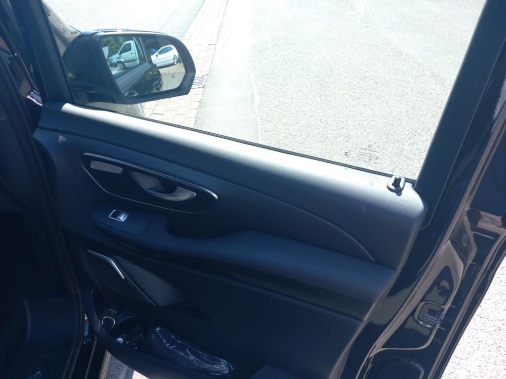 Mercedes-Benz V 300 d Style 4M - Samsaru's Car Outlet