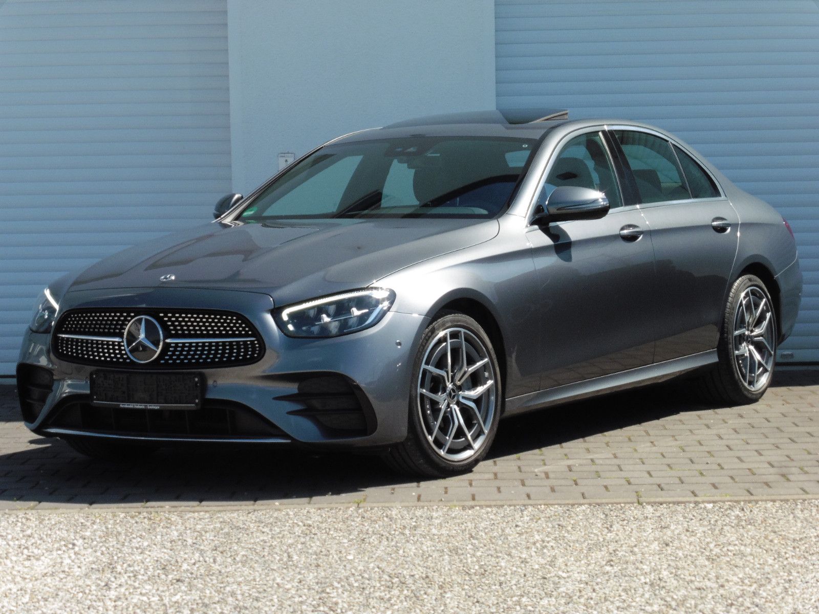 Mercedes-Benz E 300 d 4MATIC AMG Line - Samsaru's Car Outlet