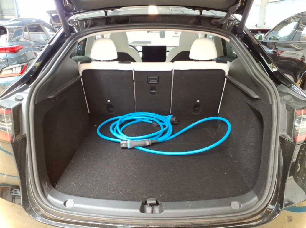 Tesla Model Y Performance Dual AWD*LEDER/Weiss*21Zoll*