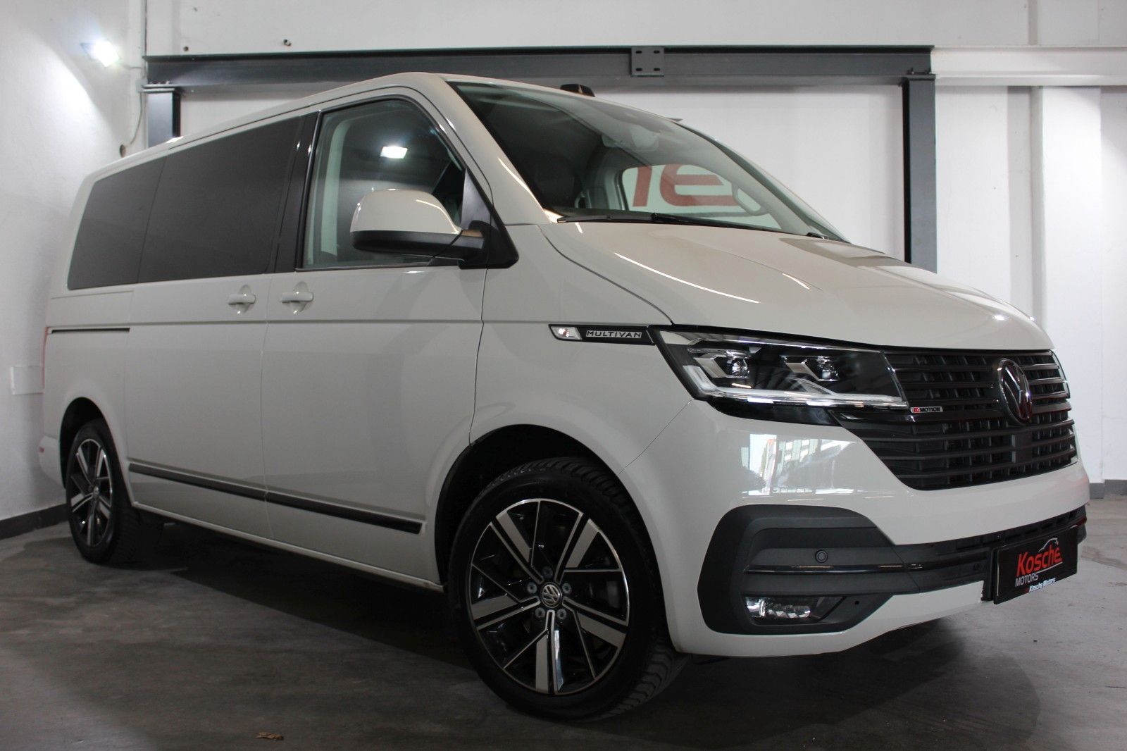 Volkswagen T6.1 Multivan 4MOTION - Samsaru's Car Outlet