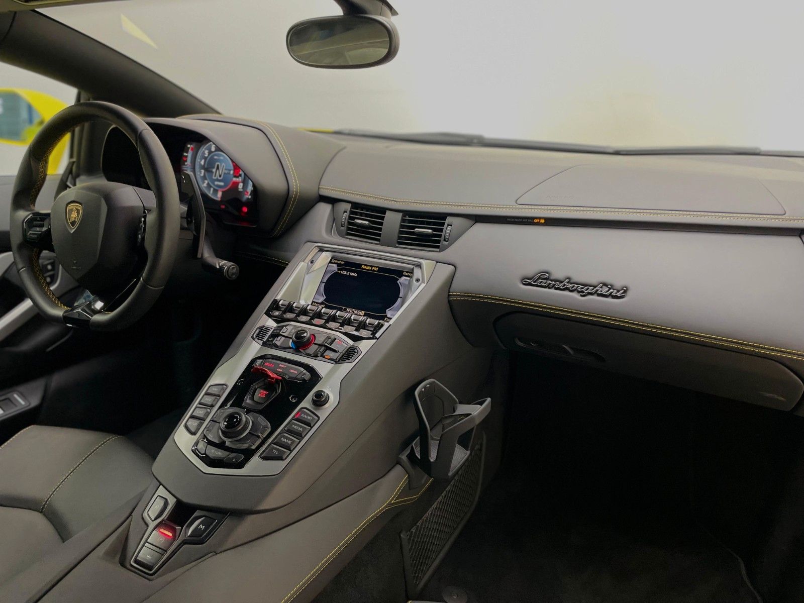 Lamborghini Aventador S - Samsaru's Car Outlet