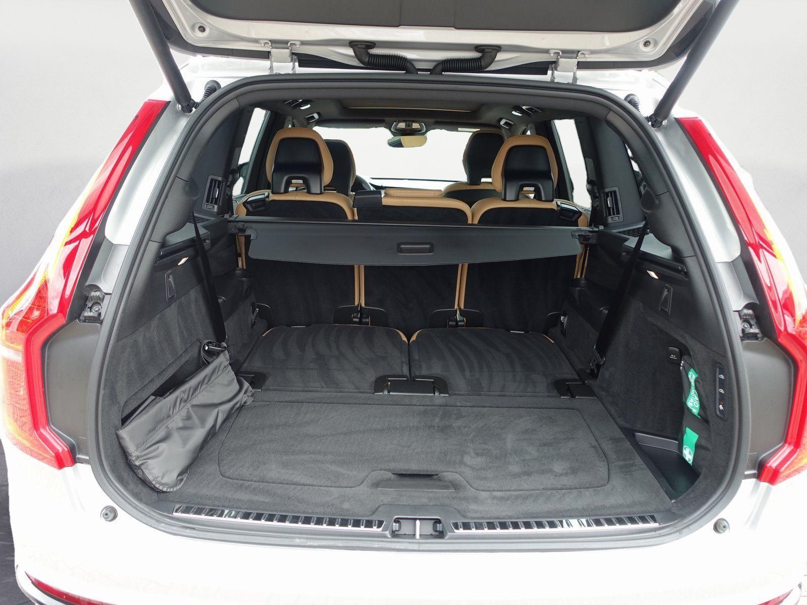 Volvo XC90 Plus Dark T8 AWD - Samsaru's Car Outlet