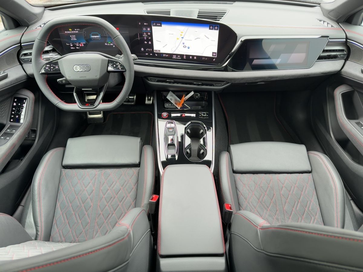 Audi A5 Avant e-hybrid 220kW S-LINE MATRIX+B&O+PANO