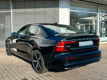 Volvo S60 Lim. B4 Plus Dark ACC 19"Frontscheibenhzg