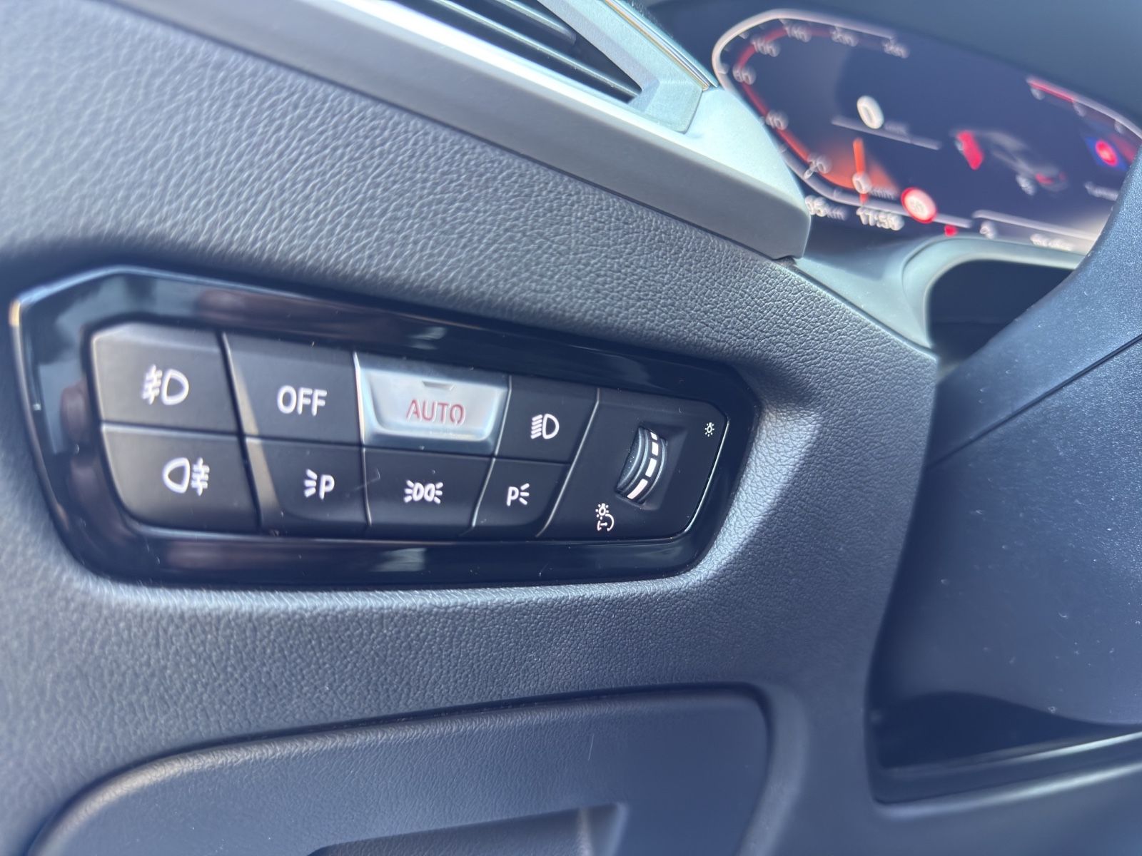 BMW 318 d Advantage - Samsaru's Car Outlet