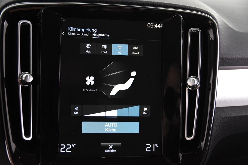 Volvo XC40 T4 Recharge Inscription - Samsaru's Car Outlet