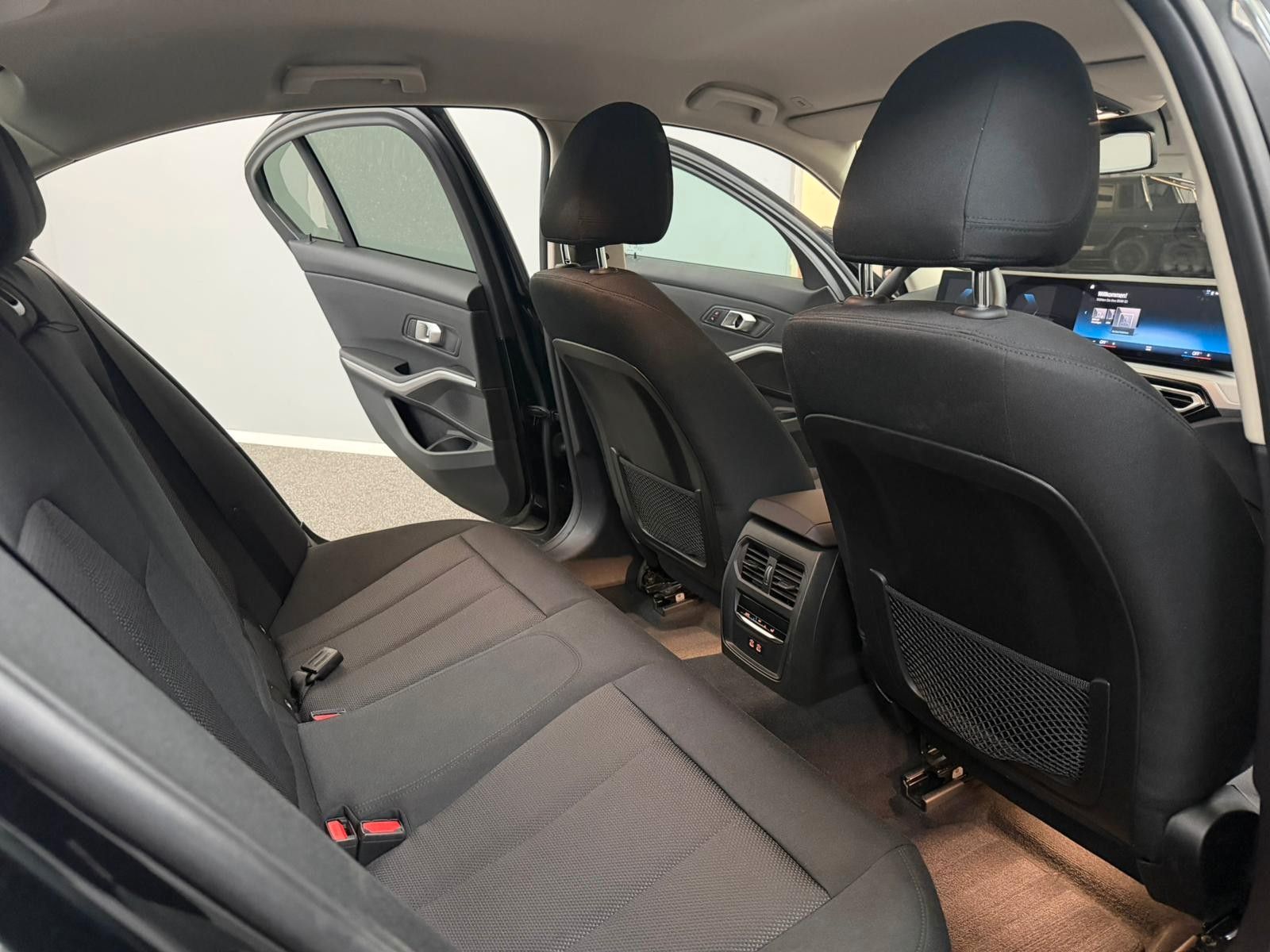 BMW 320 d xDrive Limo*1.HD*U-FREI*BMW-GARANTIE*