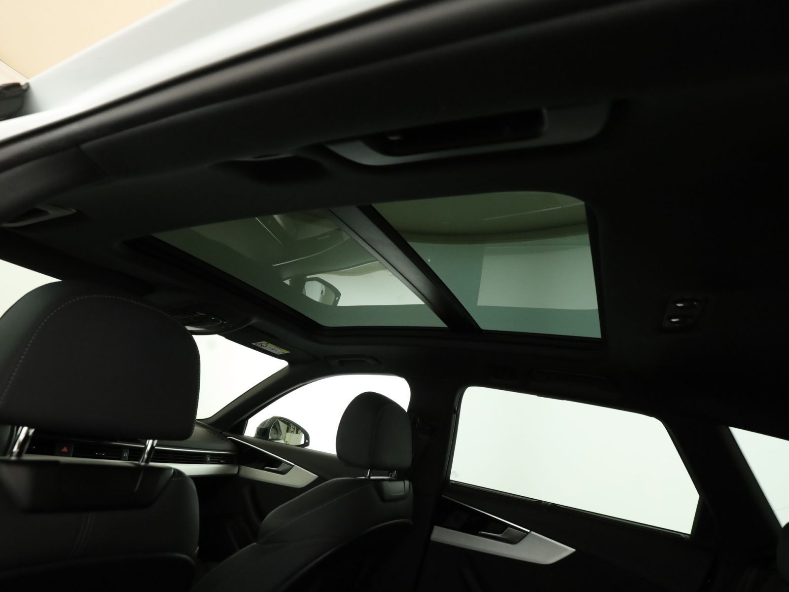 Audi A4 Avant 35 TDI S line - Samsaru's Car Outlet