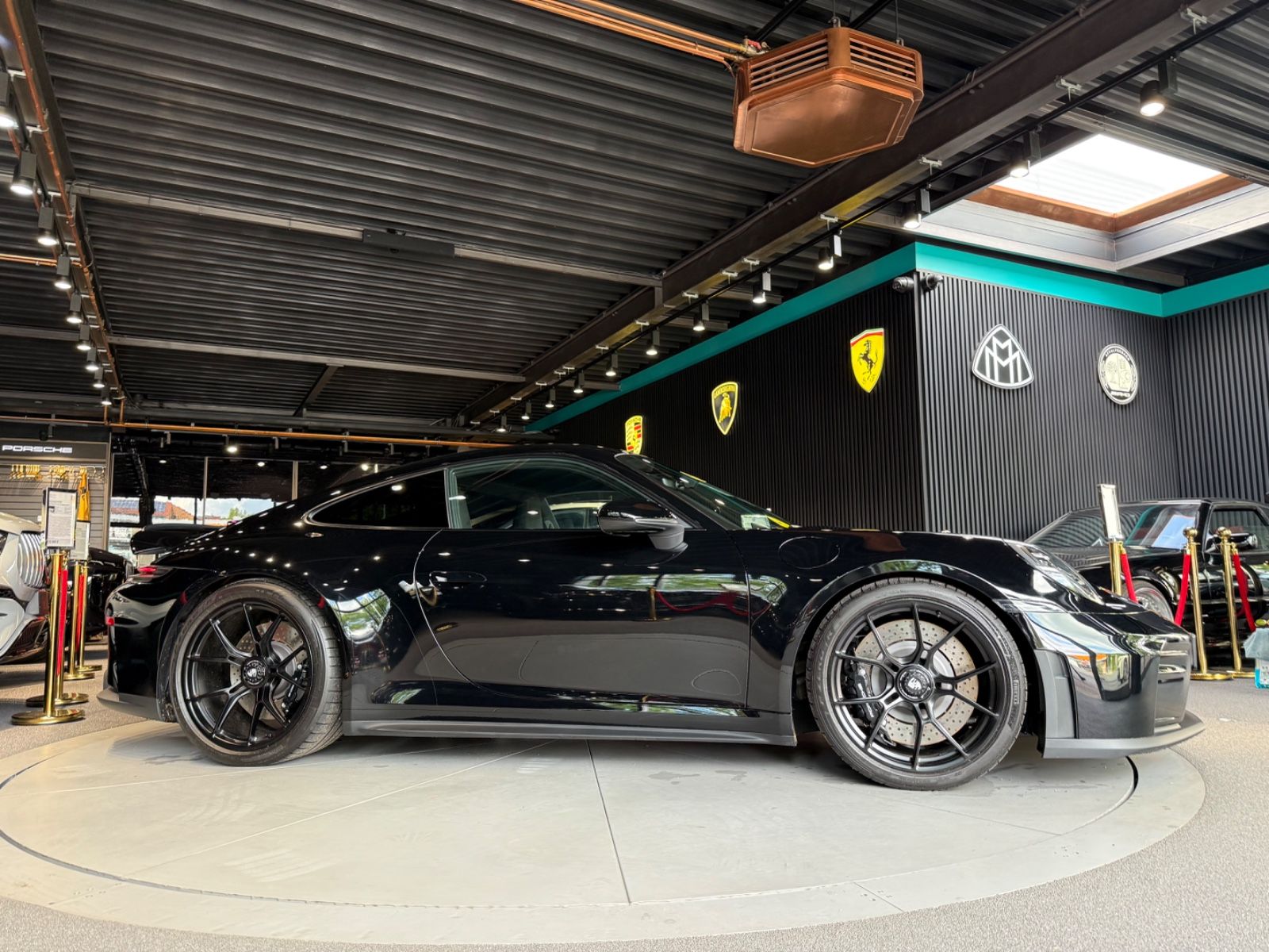 Porsche 992 911 GT3 Touring - Samsaru's Car Outlet